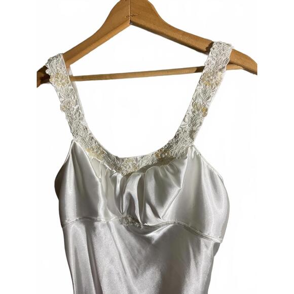 Linea Donatella Satin Robe and Nightie/ Embroidery/Sequins Wedding Bridal S/M - Picture 13 of 15